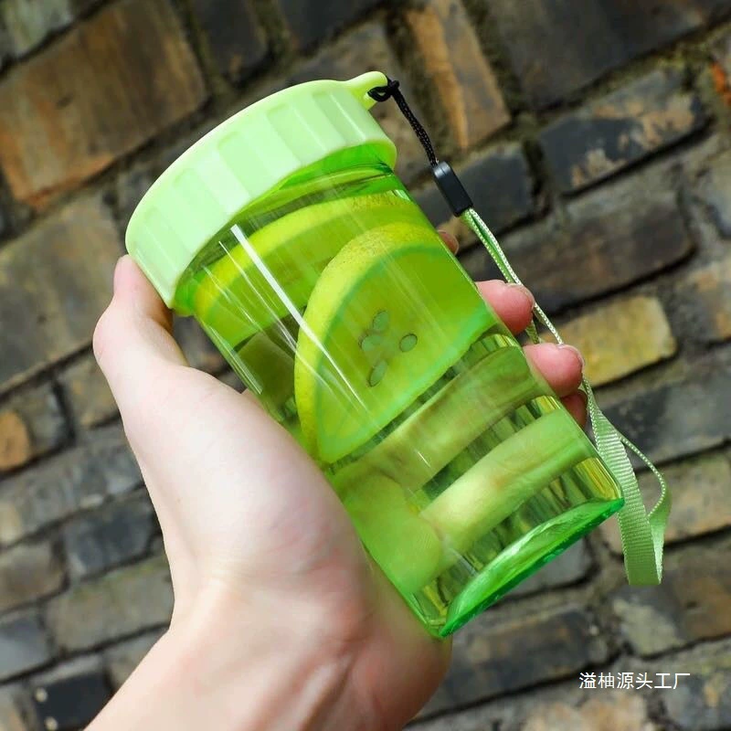 Модная портативная бутылка, маленькая, милая, простая, ударопрочная студенческая женская пластиковая кружка-интернет-хит, стильная свежая помело