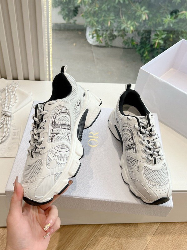 24 新しいカップルモデルカラーマッチング軽量多用途女性のセンス C D スポーツとレジャーインナー高さのパパシューズ男性用|undefined