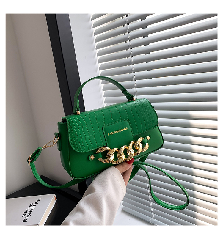 Women's All Seasons Pu Leather Solid Color Streetwear Chain Square Magnetic Buckle Handbag display picture 1