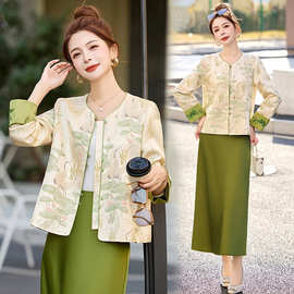 新中式国风外套女2025春秋新款今年流行超火小香风短款绿色花唐装