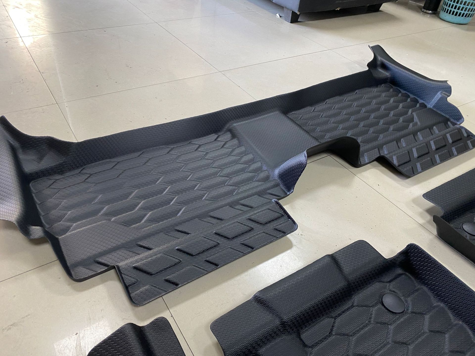 Jaecoo J5Ev 4-Door Right-Hand Drive Special Vehicle-Specific Tpe Floor Mats, Environmentally Friendly, Wear-Resistant, Non-Slip, Waterproof