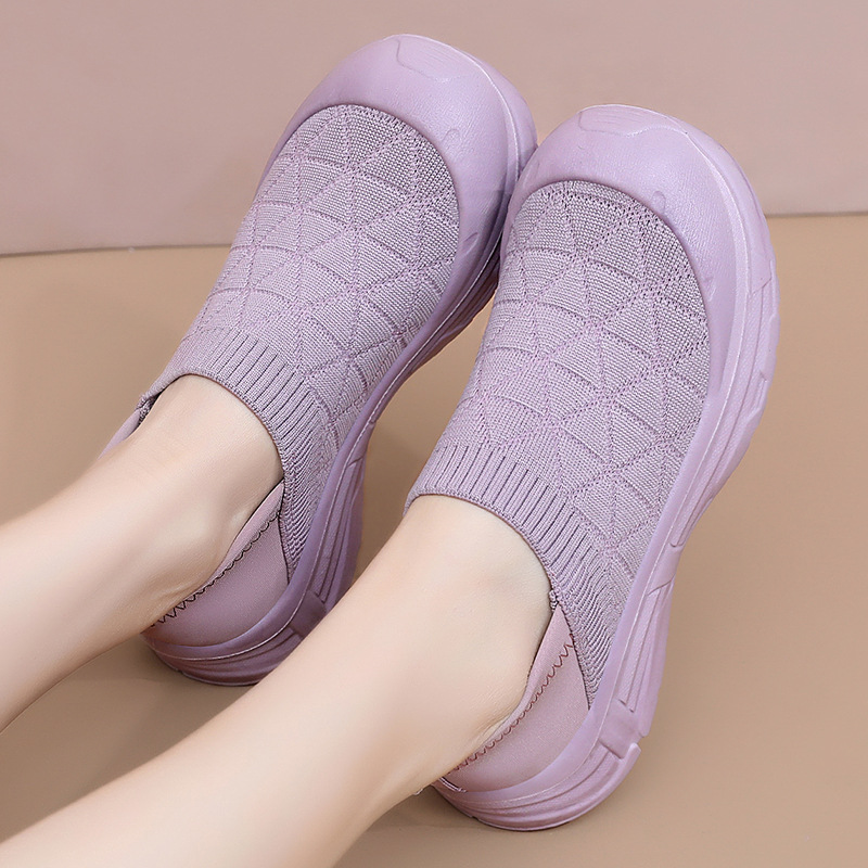 Zapatos de mujer primavera nuevo pedal zapatos perezosos superficie de malla transpirable suela suave sin pies cansados zapatos de madre zapatos deportivos ligeros