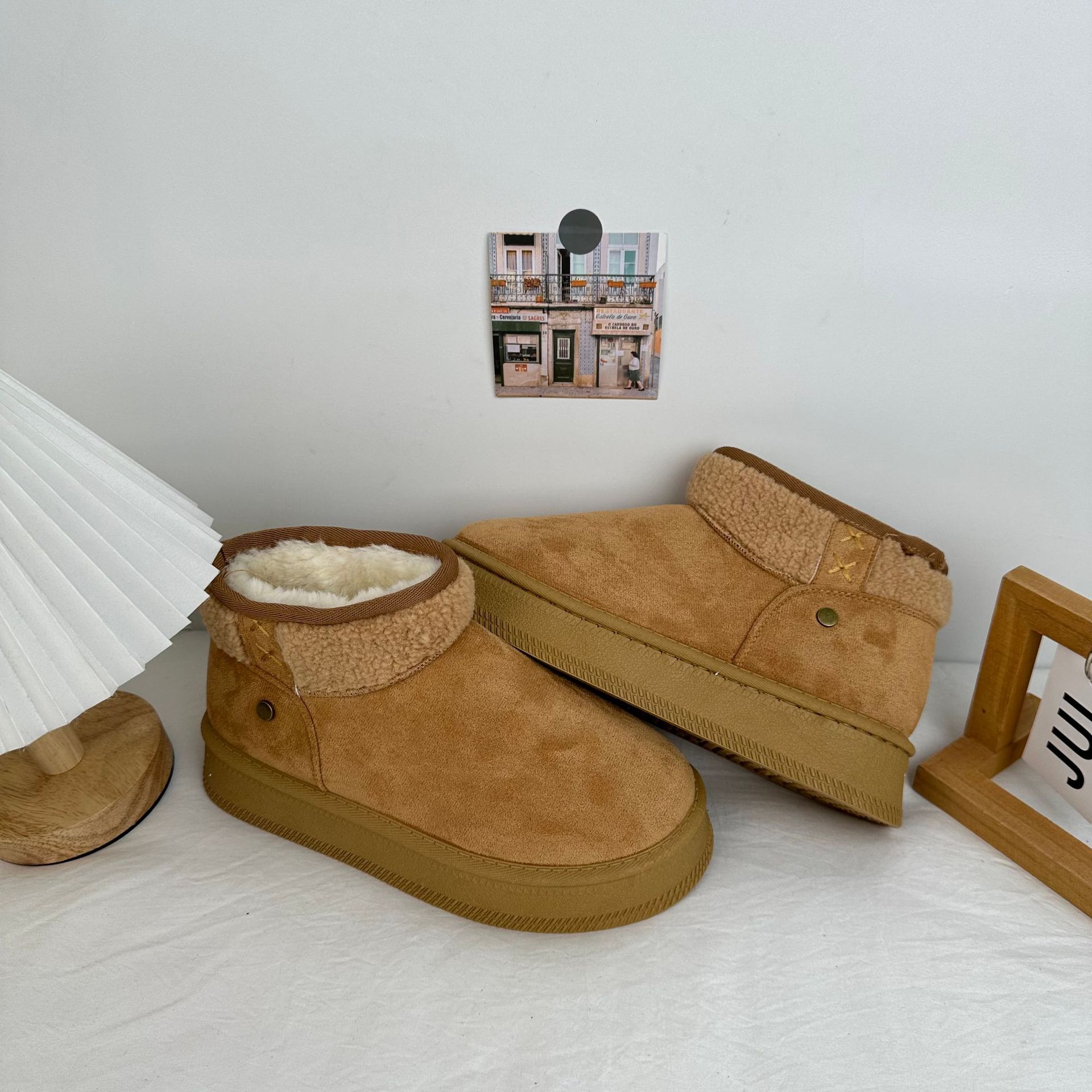 Zapatos de nieve de invierno de mujer con botas de terciopelo calientes versátiles 2024 nuevos zapatos de algodón de terciopelo grueso image 7