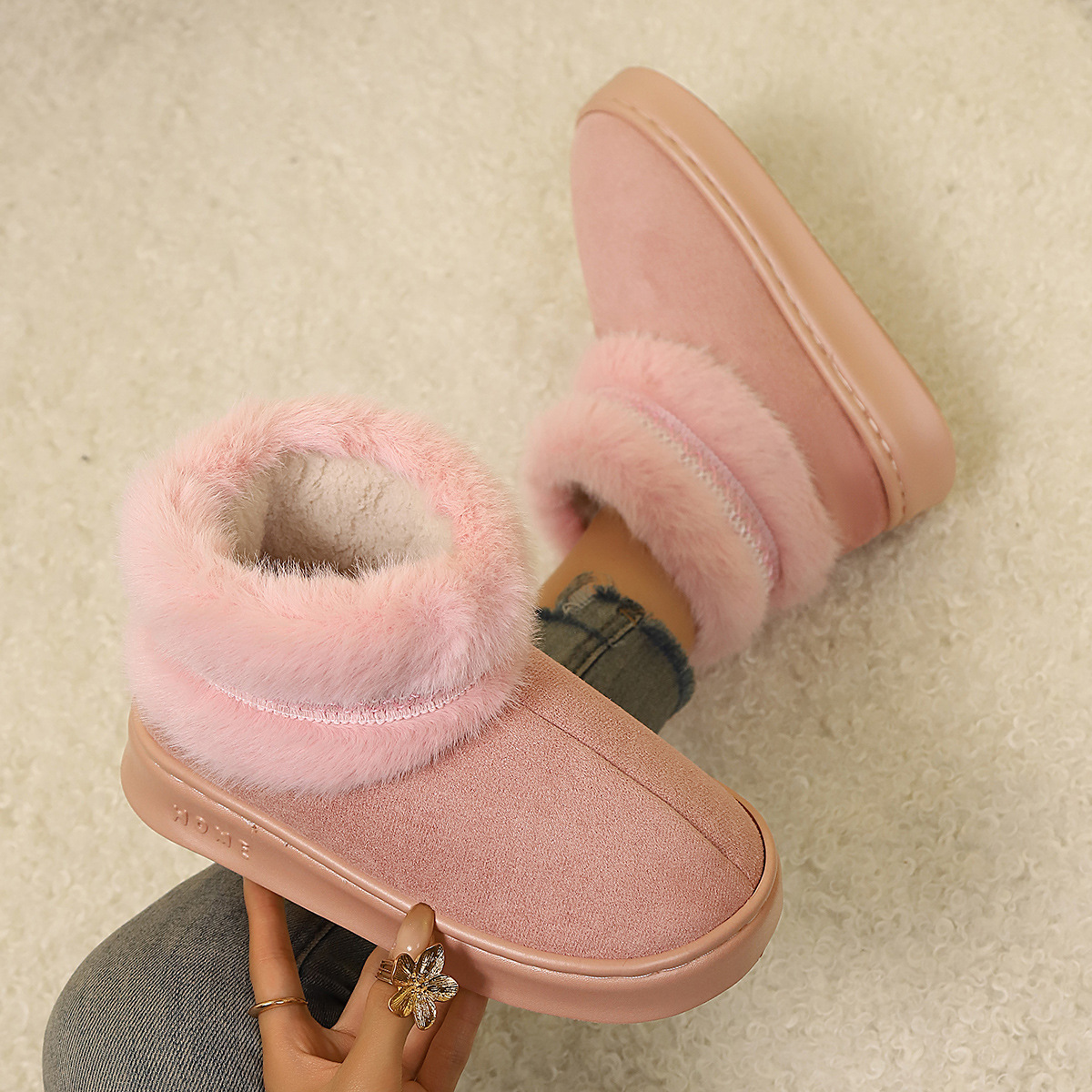 Nuevas zapatillas de algodón transfronterizas para el hogar de Amazon para mantener cálidas y gruesas parejas simples de otoño y invierno y medio paquete interior con muebles domésticos