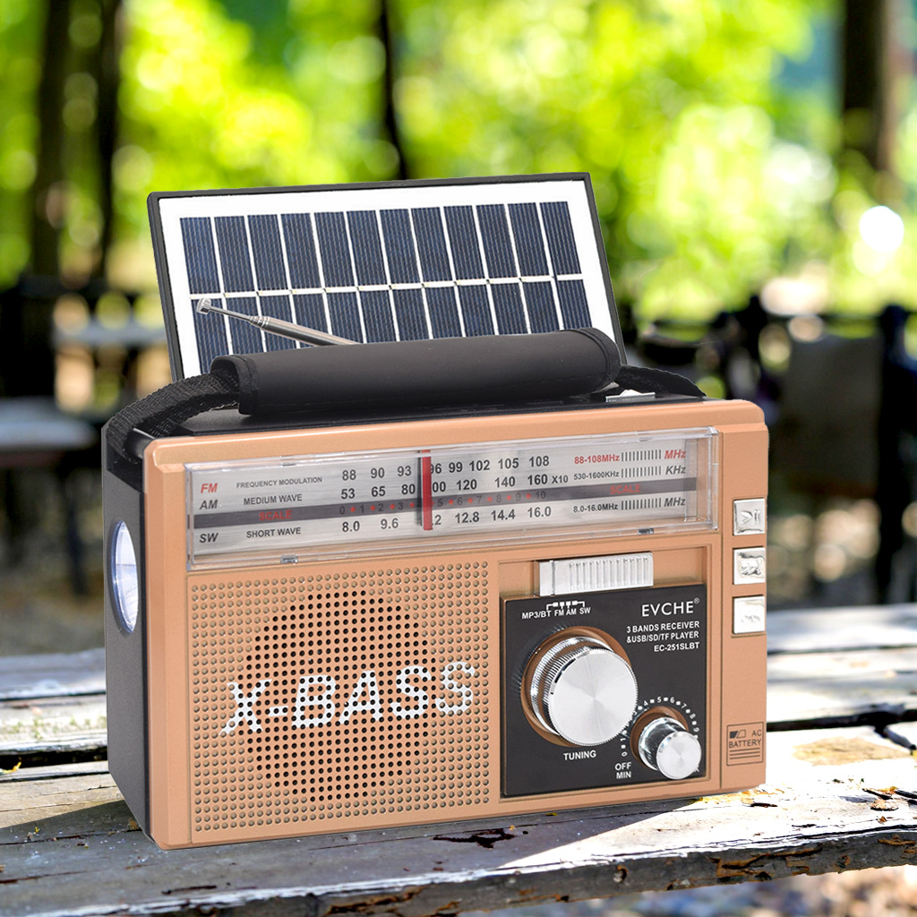 Fábrica transfronteriza tarjeta de enchufe Bluetooth linterna solar de emergencia multifuncional radio de banda completa portátil de estilo antiguo