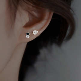 日韩 925银星球宇航员小众创意耳钉女 时尚轻奢不对称猫眼石耳环