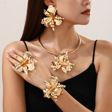 欧美热卖新款个性夸张花朵戒指手镯耳环项链套装女派对街拍时尚配