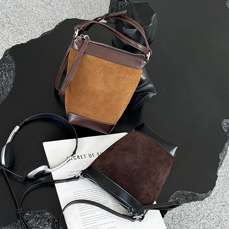 Mini borsa a secchiello a tracolla in vera pelle per donna_voghion.com