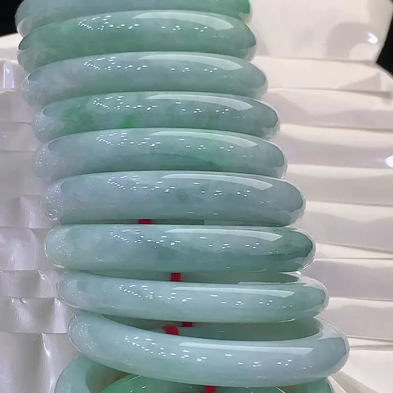 天然缅甸翡翠A货玉质细腻 正圈翡翠手镯批发三八妇女节礼物三八节