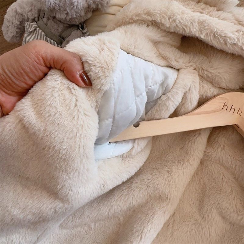 Niñas con chaqueta de vaqueros encapuchados de lana de invierno 2025 nuevo bebé grueso abrigo de algodón caliente chaqueta de algodón de niña
