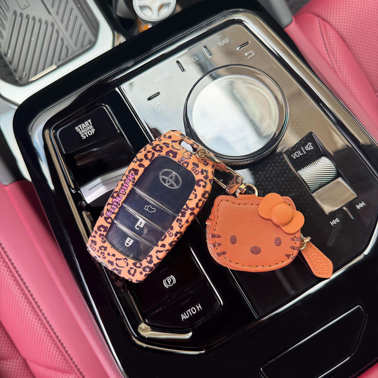 Suitable for Toyota car key fob covers: Highlander, cute KT cat design, leopard print, Camry, and Sienna key fob covers