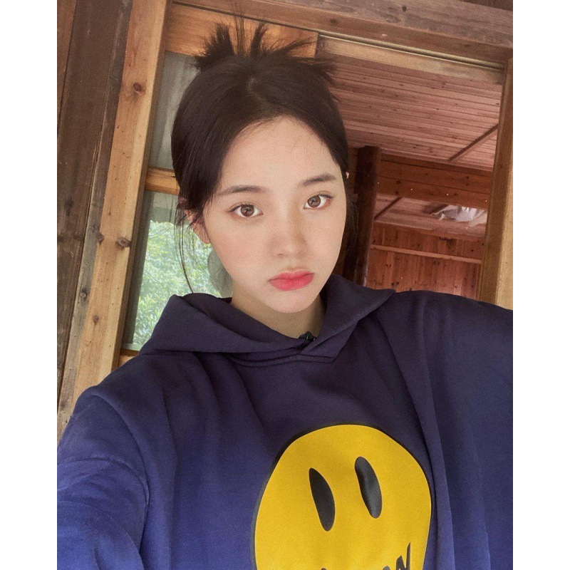 Drew 스마일리 후드티 네이비 블루 나나 같은 스타일