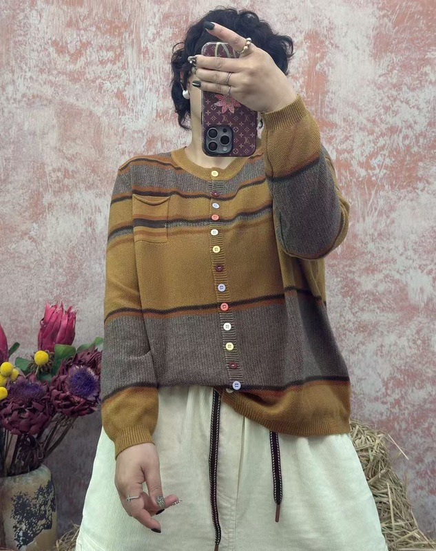新品棉线长袖毛衣外套女减龄时尚条纹彩扣针织开衫|undefined