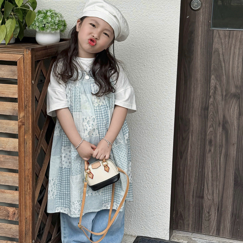 Bolsos de hombro coreanos para niños y niñas, bolsas de estilo de color extranjero, mini bolsas de conchas para niños, 2024 nuevas bolsas de comercio exterior para niños