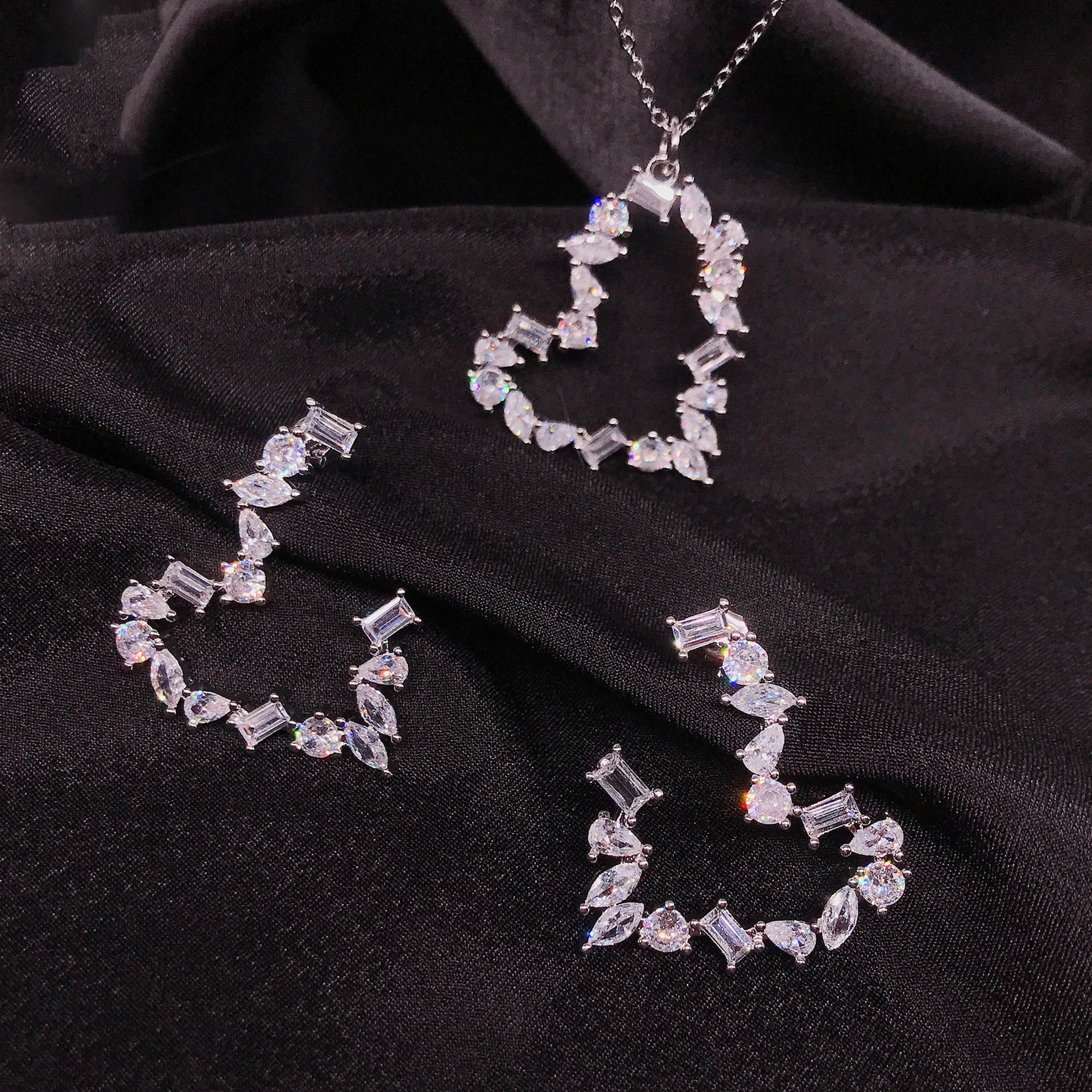 Fashion Irregular Zircon Heart Pendant Earrings Earrings Female Wholesale display picture 3