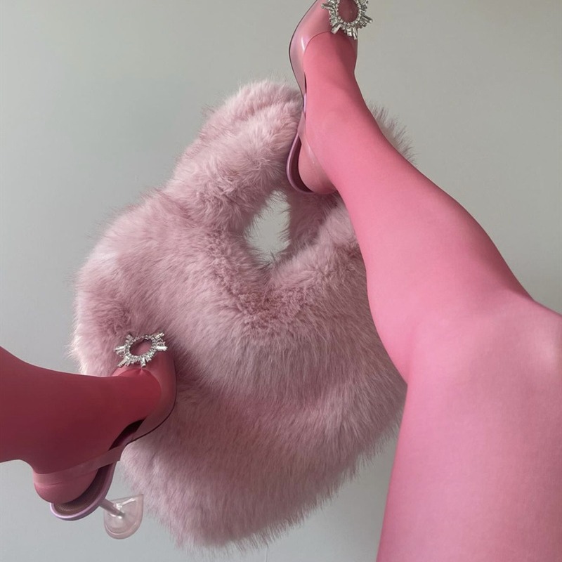 Modische Umhängetasche, die in diesem Jahr in Europa und Amerika beliebte neue Crossbody-Plüschtasche, eine handliche Crossbody-Tasche im Hot-Girl-Stil für Damen._voghion.com