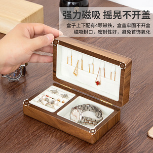?�ں���ɫ���ľ�|�ռ{���錚��ָ����������