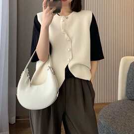温柔甜美绿色针织马甲背心女早秋2026款不规则叠穿宽松马夹外套