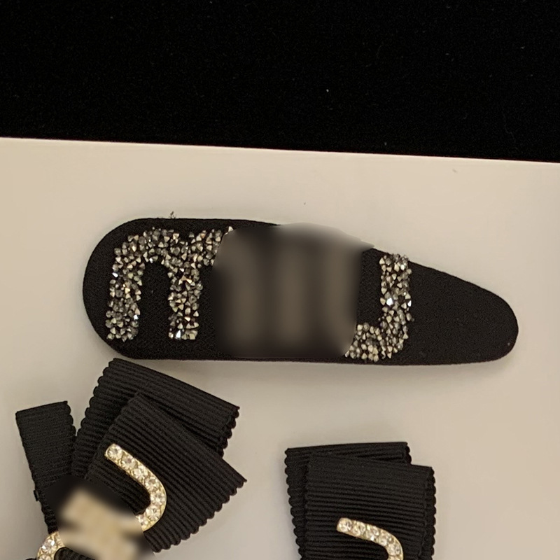 Drop -shaped BB clip