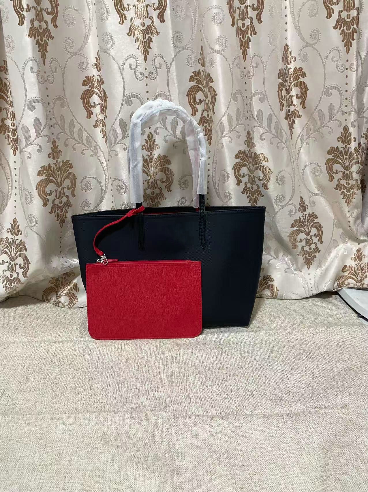 검정색과 빨간색