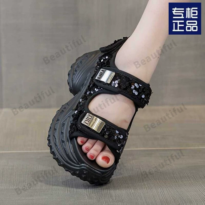 Новые летние повседневные сандалии для женщин, универсальные сандалии на липучке с блестками в корейском стиле, спортивные сандалии на толстой подошве, увеличивающие рост