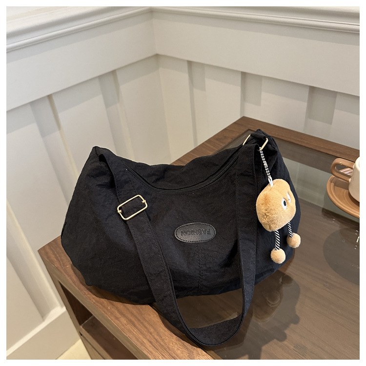 Versatile Solid Colour Dumpling Shoulder Bag For Casual Travel_voghion.com