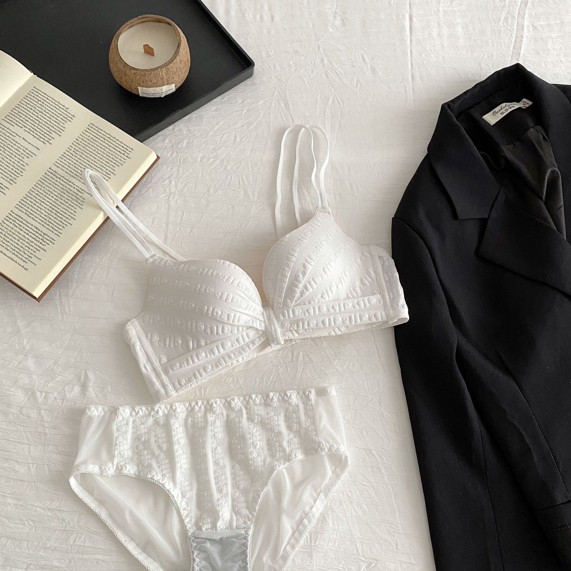 Venta directa de fábrica Comercio electrónico transfronterizo Sudeste de Asia Vietnam Tailandia Ropa interior de mujer Chica francesa reúne pechos pequeños