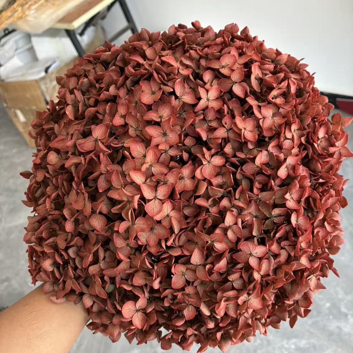 Merah tua