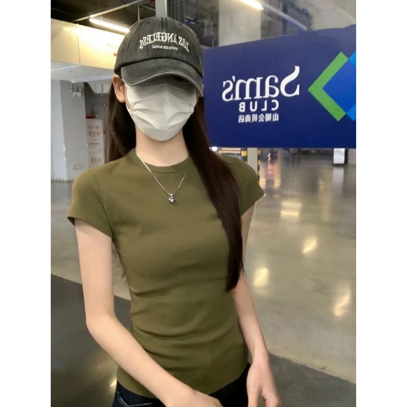 High-End Military Green T-Shirt for Women, Short-Sleeved, 2026 New Style, Slim-Fit, Flattering, Elegant Top High-End Military Green T-Shirt for Women, Short-Sleeved, 2026 New Style, Slim-Fit, Flattering, Elegant Top