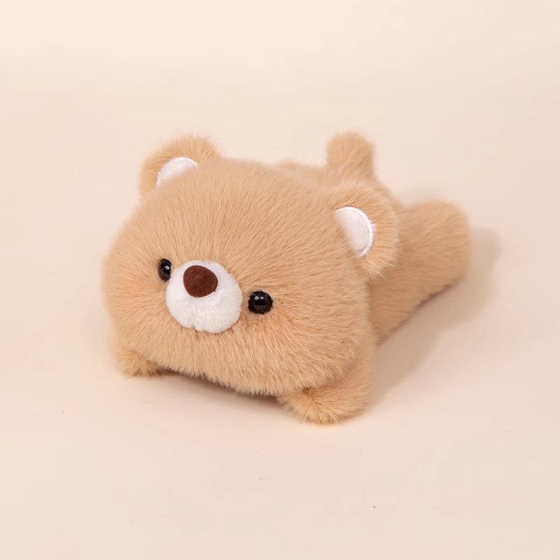 ニャンコのお姉さんのオリジナルの手のひらの中のぬいぐるみのデスクトップの手首は人形のテーブルを敷きます。