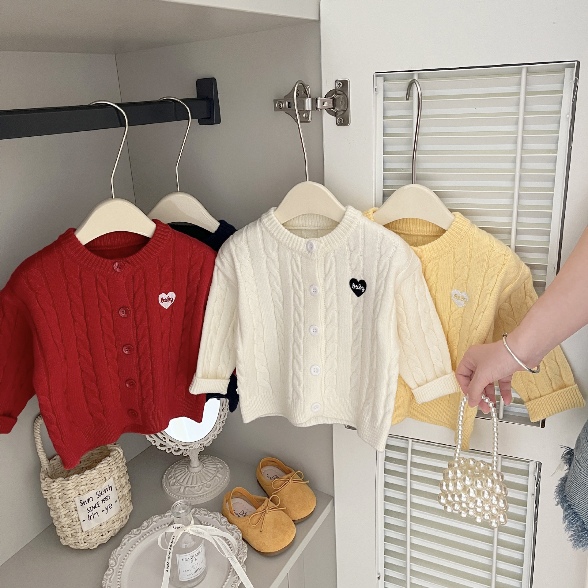 Baby Girl Sweater Spring and Autum 2026 New Style Girls Twist Knitted Cardigan Kidsren's Fashionable Autum Jacket
