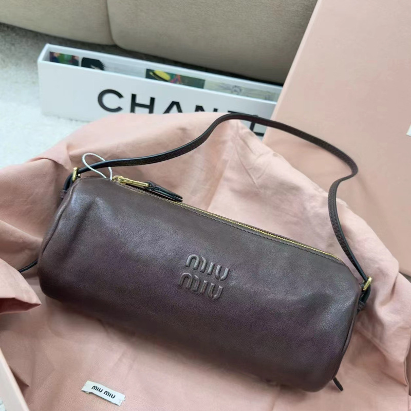 Miu Miu New Pen Holder Bag Simple Retro Hand-Carrying Women's Bag Versatile Fashionable One-Shoulder Lightweight Pen Bag Bag Armpit Bag