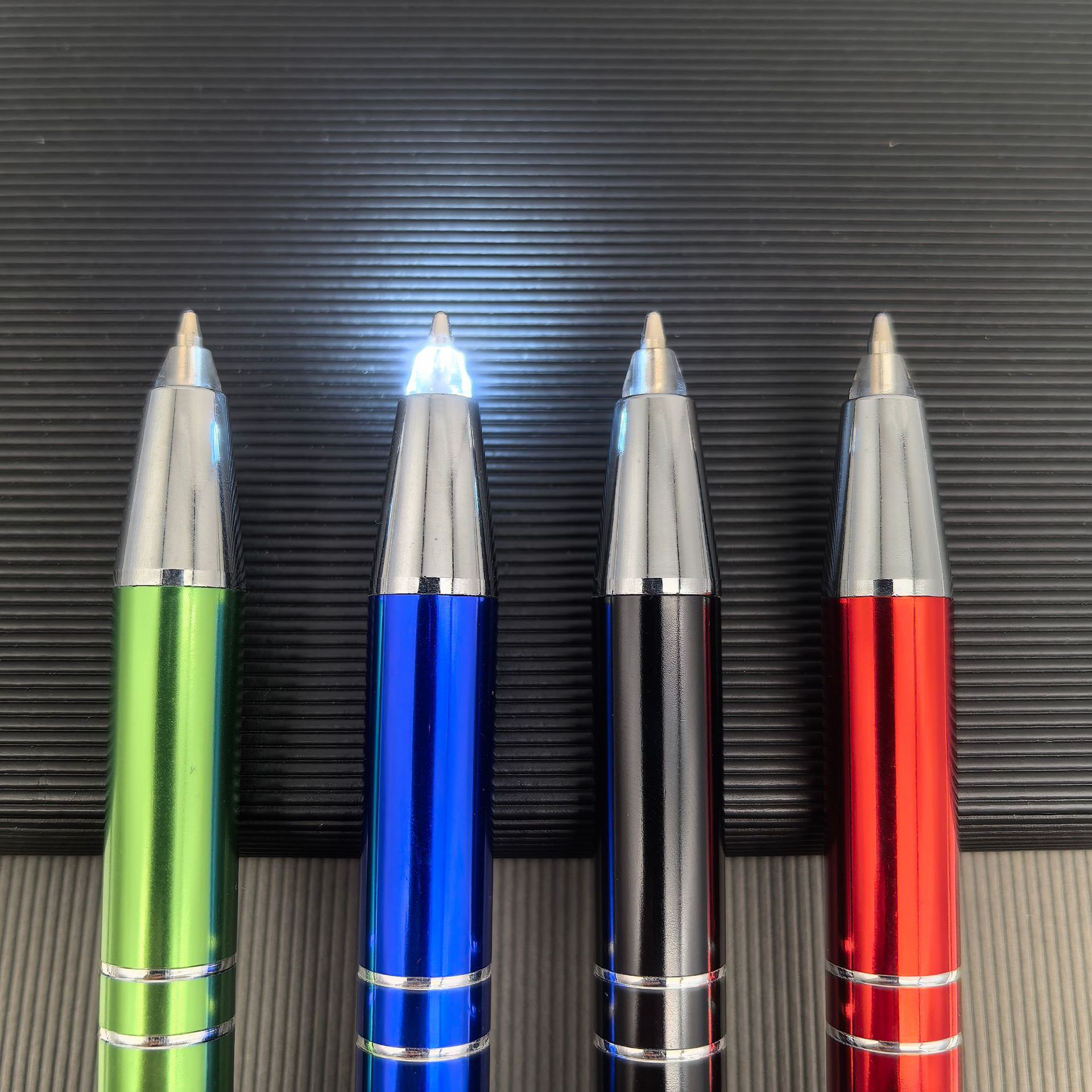 Presione la punta de la pluma luminosa barra de aluminio pluma metálica lámpara LED pluma de regalo de metal logotipo láser personalizado pluma metálica