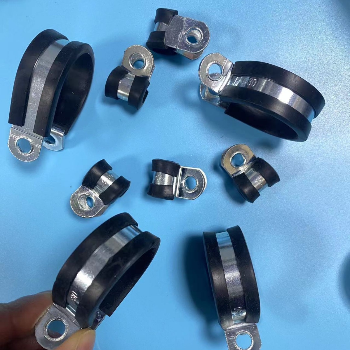 丁晴橡胶减震卡R型减震抱箍 R/P型连胶条管卡卡箍 6mm8mm10mm 5只