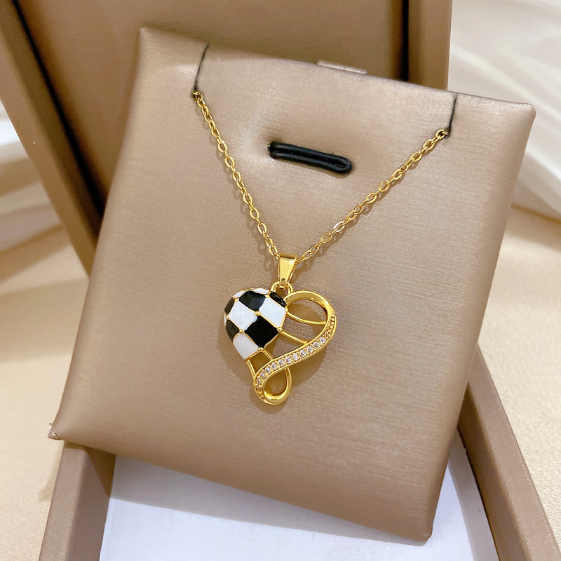 Elegant Houndstooth Diamond Necklace In Titanium Steel For Women_voghion.com
