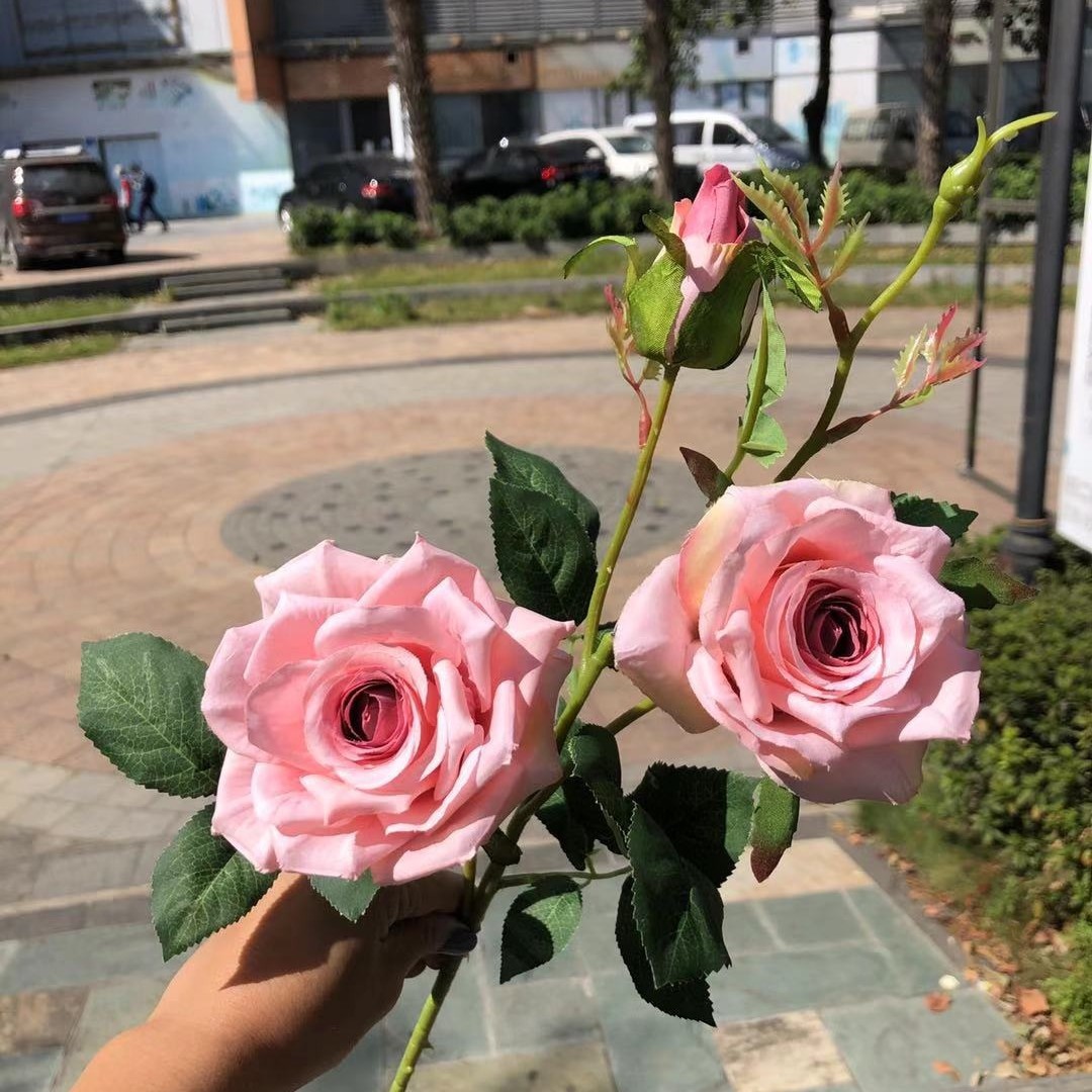 Simulación del Día de San Valentín rosa fabricante 3 sola rama multi-cabeza rosa decoración de la boda flor falsa al por mayor