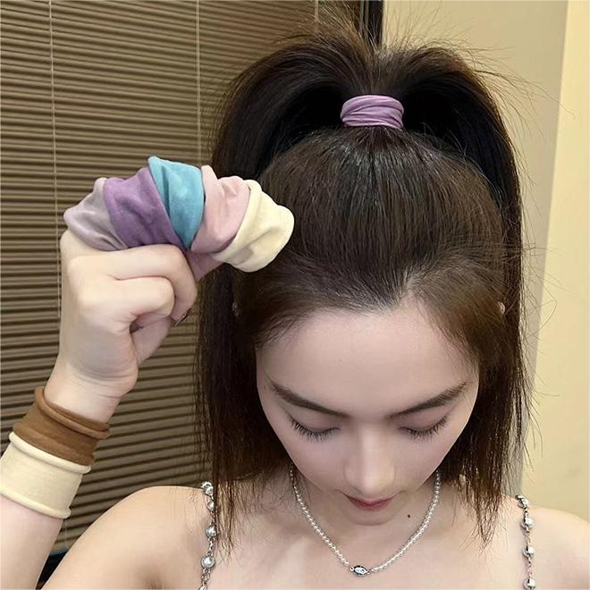 Alta elasticidad y sensación de piel suave máscara de cabello anillo de cabello femenino ultra ancho sin conexiones correa de correa temperamento simple cuerdas de cabello de cola de caballo