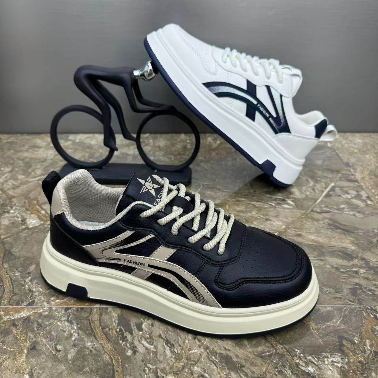 Zapatos de skate para hombres, zapatos casuales de cuero, zapatos deportivos ligeros cómodos, zapatos transpirables para hombres.