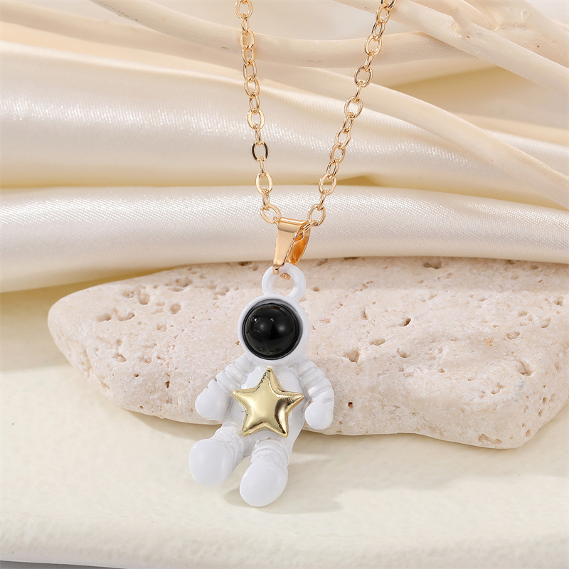 Koreau0027s new creative cute star moon astronaut necklace
