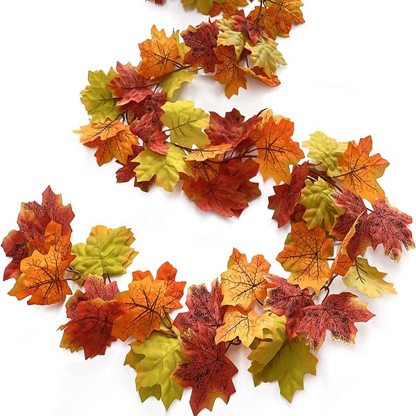 Realistic Christmas maple leaf