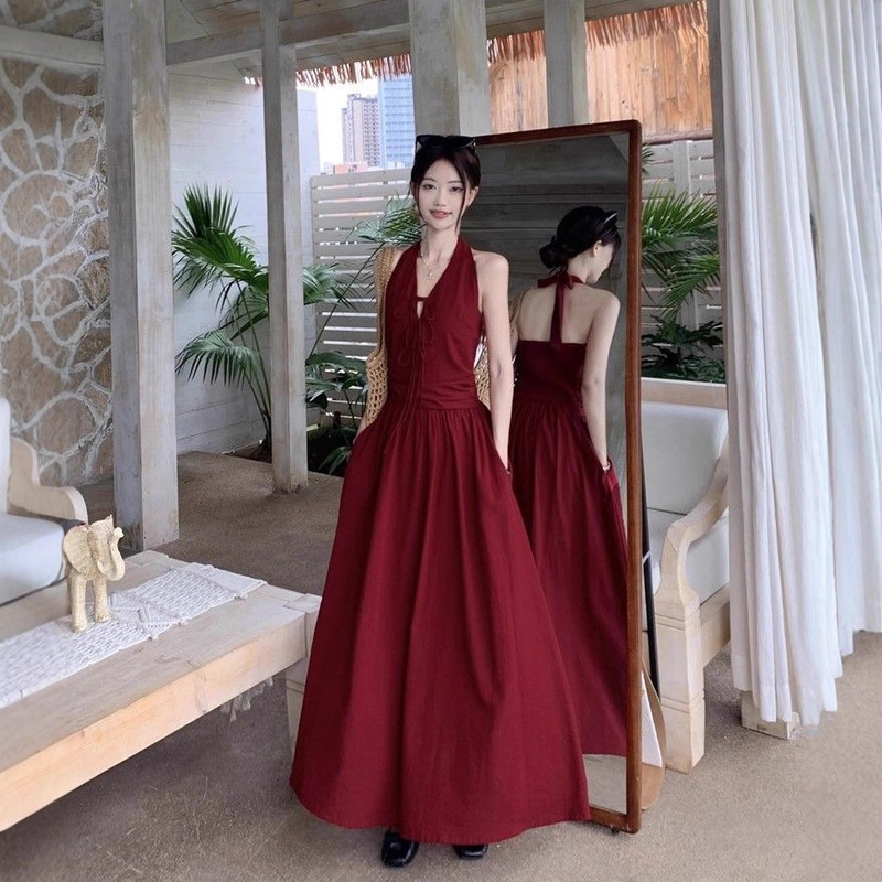 French Retro Red Halterneck Suspender Dress for Women Summer 2025 New Seaside Vacation Elegant Waist Long Skirt