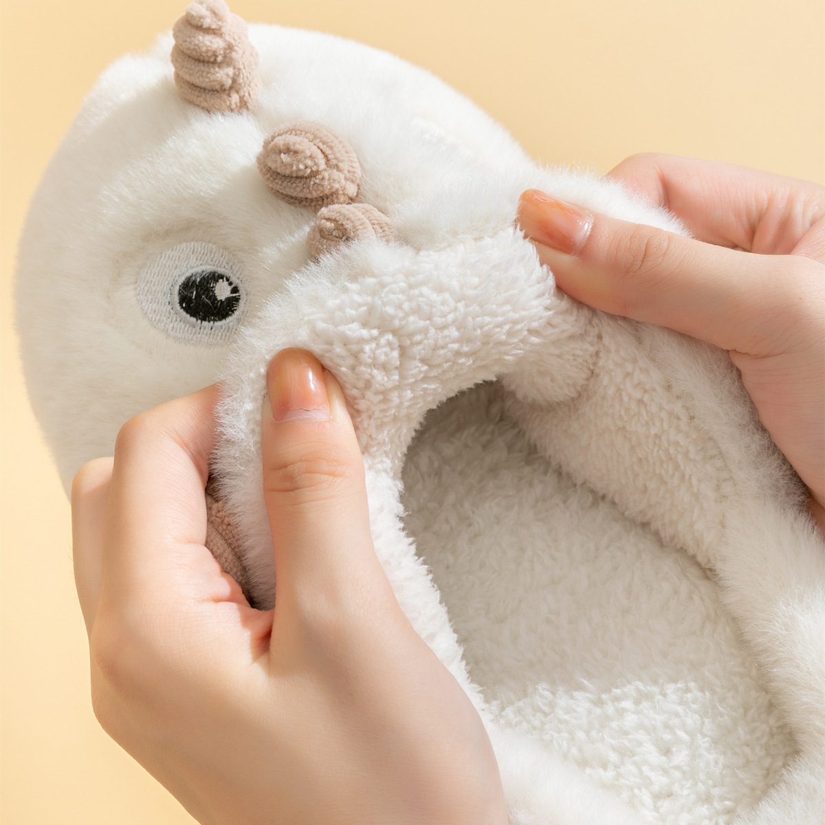 Women's Plush Velvet Closed-Toe Spring Outdoor Bedroom Soft Machine Washable Memory Foam Slippers_voghion.com