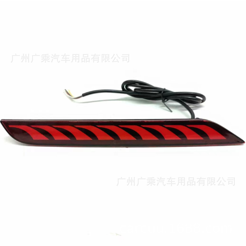 Adecuado para 2023 Toyota innova luces de parachoques trasero