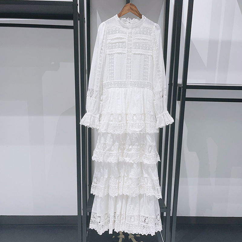 Spring retro lace dress with a round collar