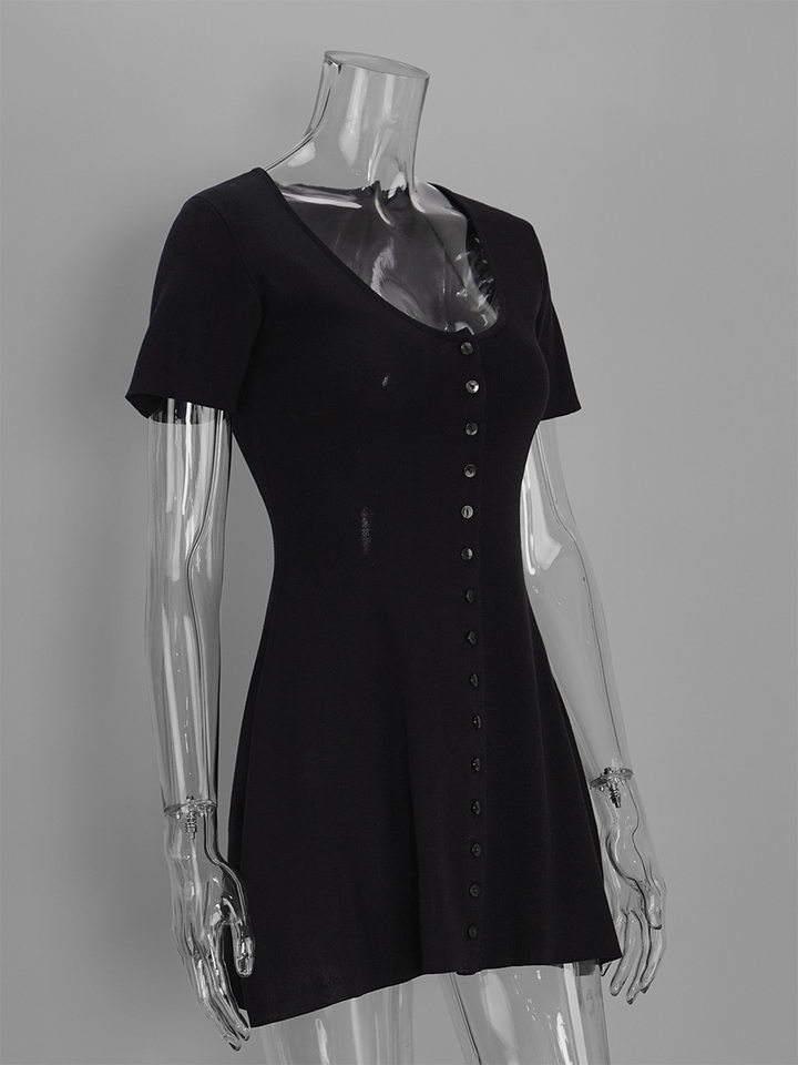 Đầm ngắn dáng chữ A cổ V sâu cài khuy một hàng, tay ngắn dệt kim, eo cao tôn dáng — 100% viscose, Có sẵn đủ màu, đủ size, trọng lượng: 290g, Màu be, Màu kaki chi tiết 28