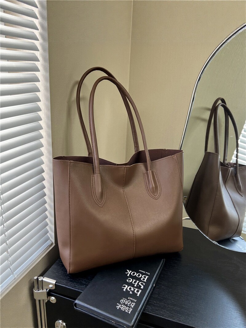 Bolso de venta caliente para mujeres 2026 nuevo bolso retrógrado para mujeres de gran capacidad de viaje bolso de hombro bolso de moda versátil image 3
