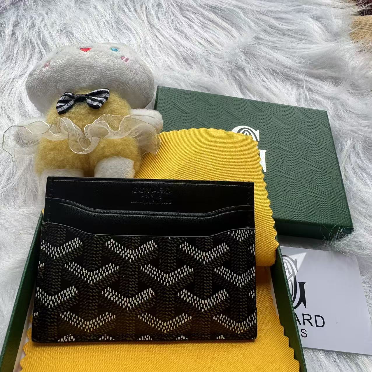 검은색