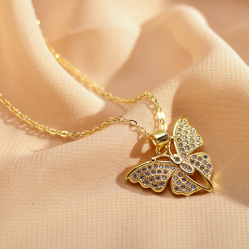 Fashion Butterfly Copper Gold Plated Artificial Rhinestones Pendant Necklace 1 Piece