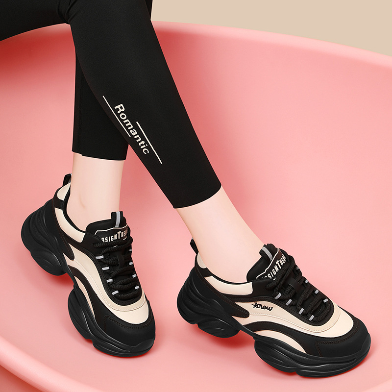 Mẫu Low Ankle lót đơn màu be và đen, chiều cao gót 5.5cm