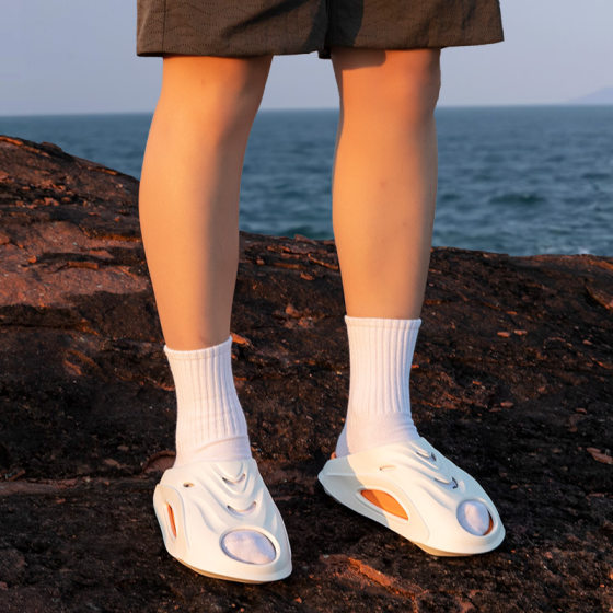 New Sports Slippers Outer Wear Motorcycle Slippers Men's Non-slip Thick Bottom Beach Basketball Outdoor Slippers Women's Summer